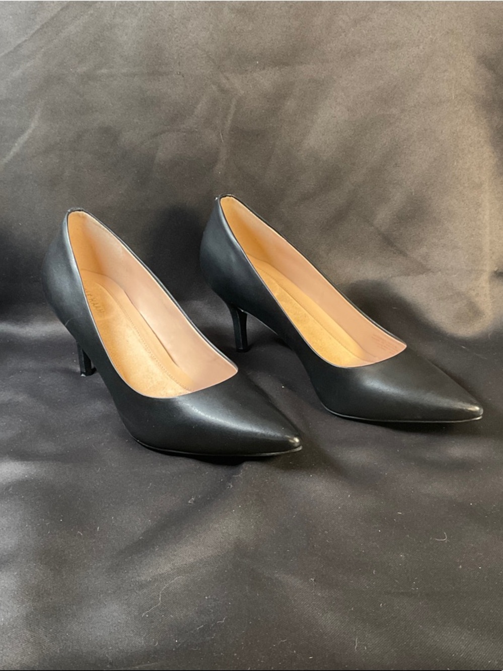 Go-To Park Pump Classic Black Pointed-Toe, 10.5B, Black